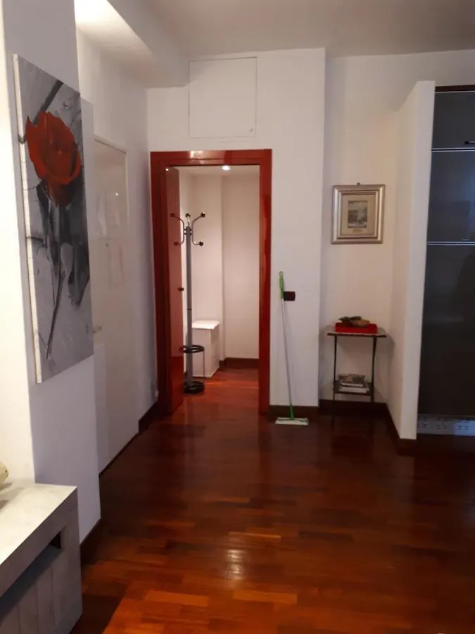 Valassina Milano Apartment Italy